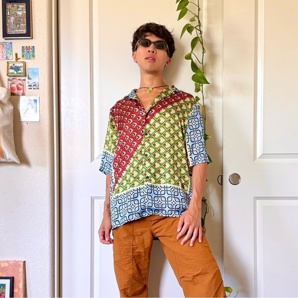 Multicolor Geometric Men's Button-Up Shirt - Picture 7 of 7